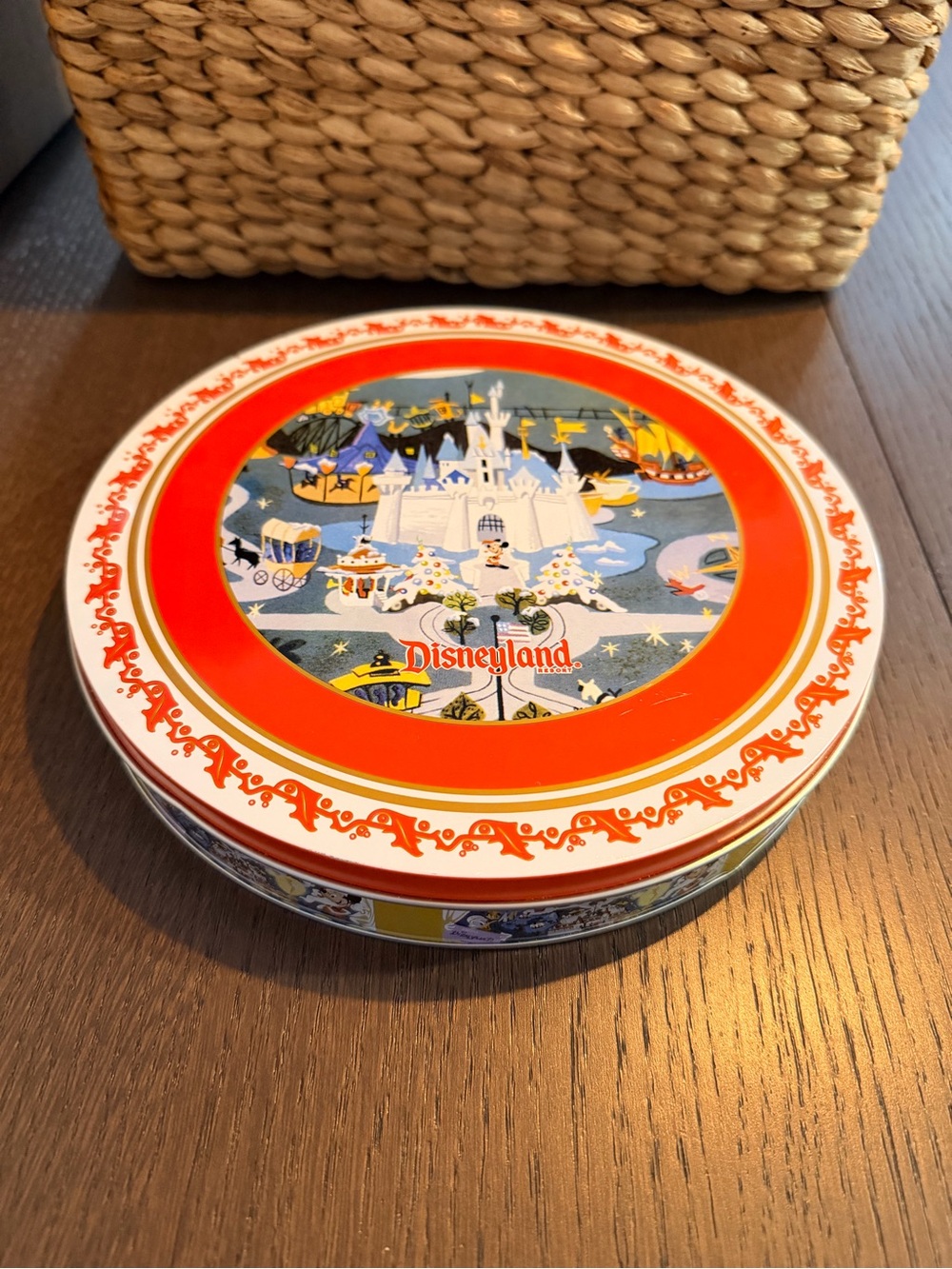 Disneyland Holiday Tin with Winter Themed Set of 4 Tin Plates